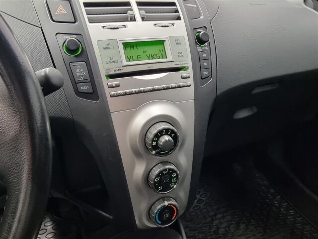 TOYOTA Yaris 2006 1,3 VVT-i Linea Sol 5ov MultiMode / Ilmastointi / Lohkolämmitin