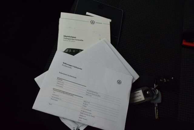 VOLKSWAGEN Transporter 2022 umpipakettiauto 2,0 TDI 81 kW