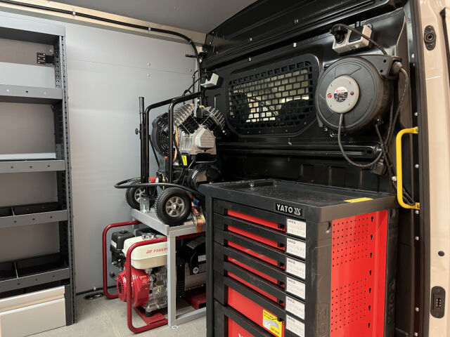 VOLKSWAGEN CRAFTER 2018 2.0TDI SIS ALV! *TYÖKALUAUTO SISÄLTÄEN TYÖKALUT *HUOLTOAUTO *KATSO KUVAT