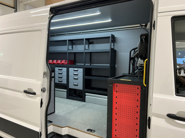 VOLKSWAGEN CRAFTER 2018 2.0TDI SIS ALV! *TYÖKALUAUTO SISÄLTÄEN TYÖKALUT *HUOLTOAUTO *KATSO KUVAT