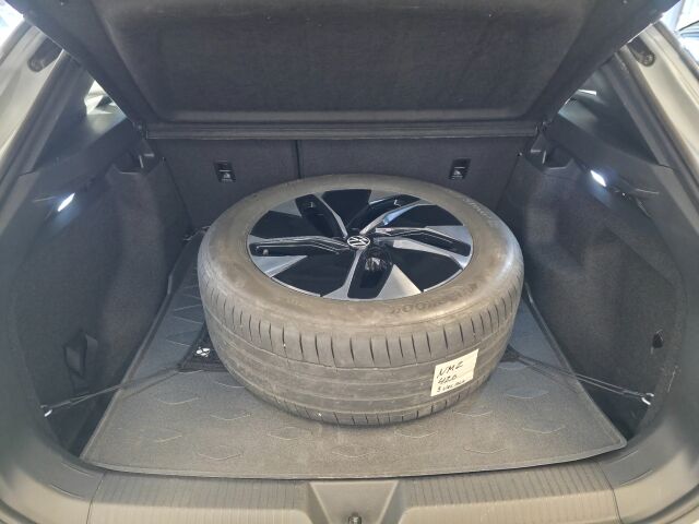 VOLKSWAGEN ID.4 2023 Pro 4MOTION Business 195 kW, akku 77 kWh