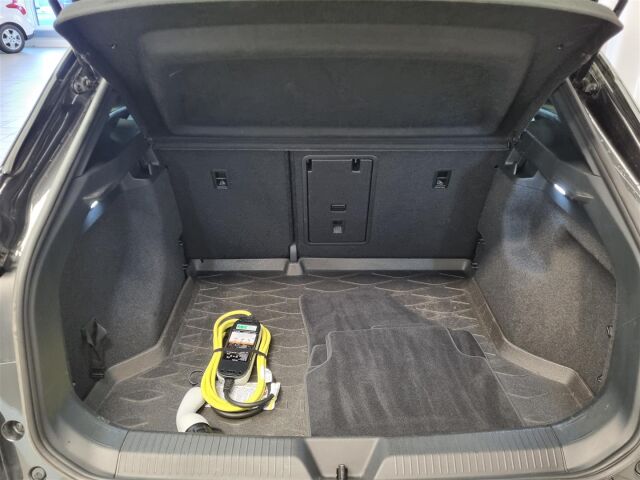 VOLKSWAGEN ID.4 2021 GTX Dual Motor AWD,  akku 77 kWh / P-Kamera / Navi / ACC