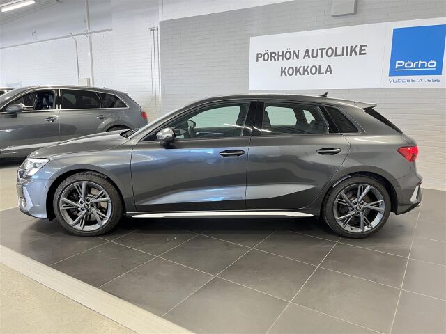 AUDI S3 2023 Sportback TFSI quattro S tronic, 1-omisteinen, Takuu! Huippuhieno yksilö!