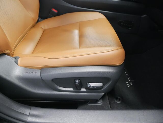LEXUS UX 2020 250h AWD Premium