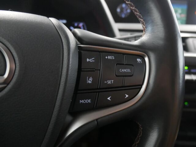LEXUS UX 2020 250h AWD Premium