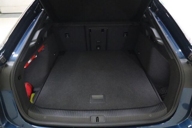 VOLKSWAGEN ID.7 2024 Pro Elegance 210 kW Akku 77 kWh