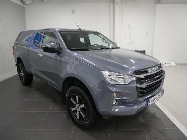 ISUZU D-Max 2024 Space Cab 163 TDi 4WD 6MT LX Black Edition