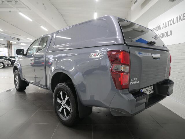 ISUZU D-Max 2024 Space Cab 163 TDi 4WD 6MT LX Black Edition