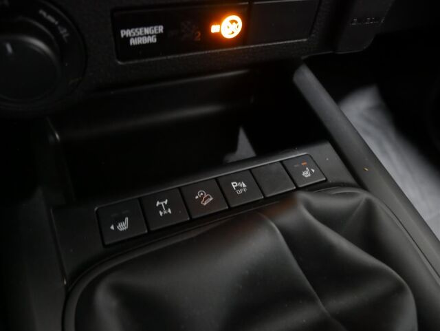 ISUZU D-Max 2024 Space Cab 163 TDi 4WD 6MT LX Black Edition