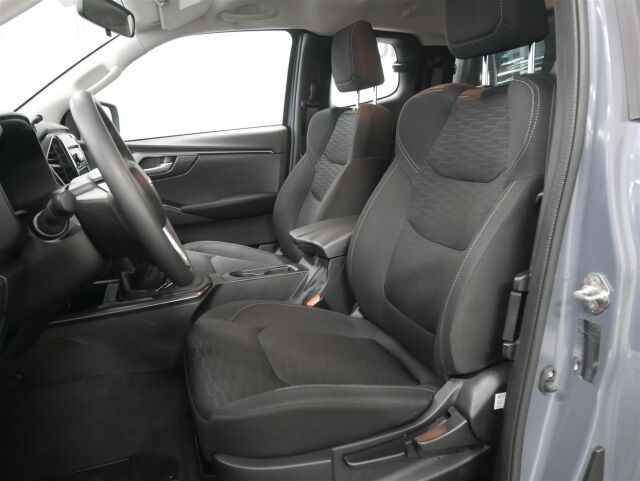 ISUZU D-Max 2024 Space Cab 163 TDi 4WD 6MT LX Black Edition