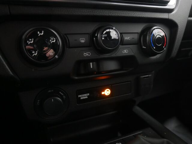 ISUZU D-Max 2024 Space Cab 163 TDi 4WD 6MT LX Black Edition