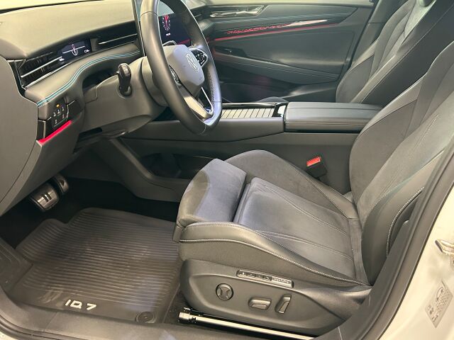VOLKSWAGEN ID.7 2024 Pro Elegance 210 kW Akku 77 kWh