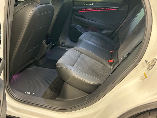 VOLKSWAGEN ID.7 2024 Pro Elegance 210 kW Akku 77 kWh