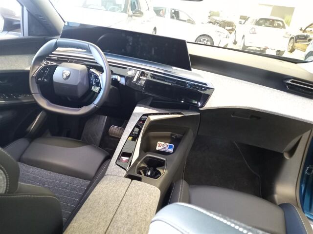 Peugeot 5008 2025 Allure 145 Hybrid Automaattisis.ALV+ voi rekist.KOULULAISKULJ. käytt.