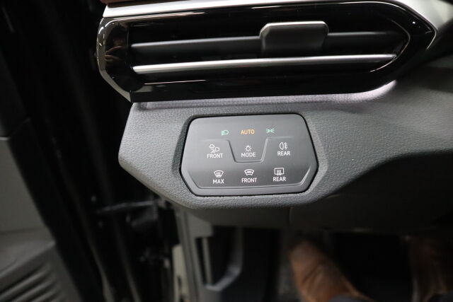 Volkswagen ID.4 2025 Pro 4MOTION Elegance 75-v Juhlamalli 210 kW, akku 77 kWh