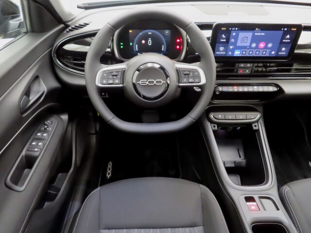 Fiat 600 2026 Hybrid 145 Automaatti Icon Edition