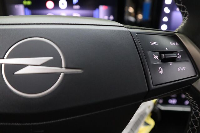 Opel Frontera 2026 GS Launch Edition Hybrid 145 Automaatti