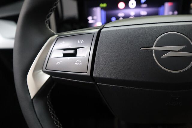 Opel Frontera 2026 GS Launch Edition Hybrid 145 Automaatti