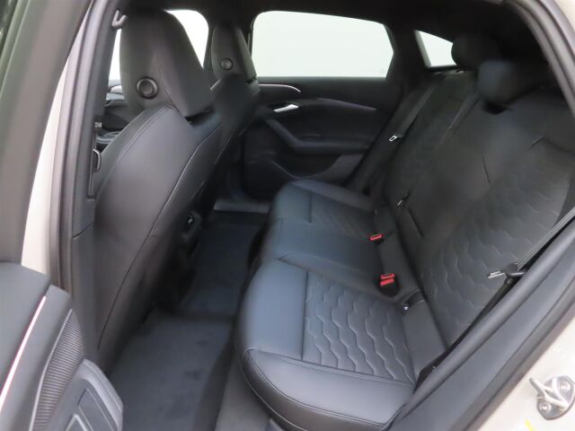 Audi A6 e-tron 2025 Sportback quattro Vorsprung Edition:Tehdastakuu viisi vuotta/100 000km.