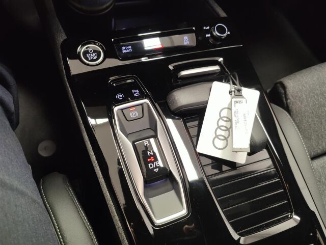 Audi Q6 e-tron 2025 quattro Vorsprung Edition: Saatavilla joulukuulle viiden vuoden takuulla!