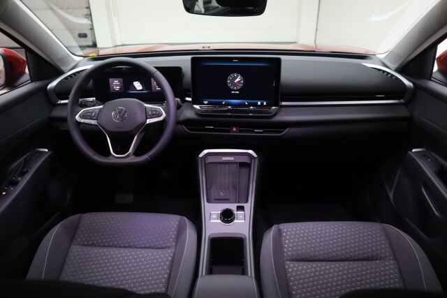 Volkswagen T-Roc 2026 T-Roc Comfort 1.5 eTSI 85 kW / 116 hv 7-vaihteinen DSG-automaattivaihteisto