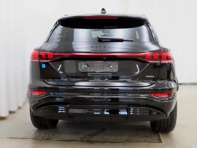 Audi Q6 e-tron 2026 e-tron quattro S line Plus: Erinomainen Plus varustelu!