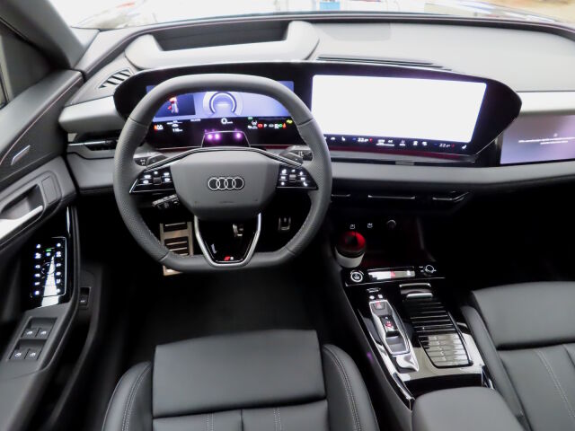 Audi Q6 e-tron 2026 e-tron quattro S line Plus: Erinomainen Plus varustelu!