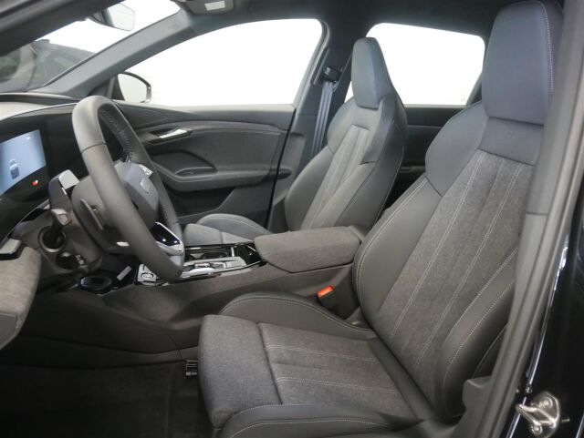 Audi Q6 e-tron 2026 quattro S line