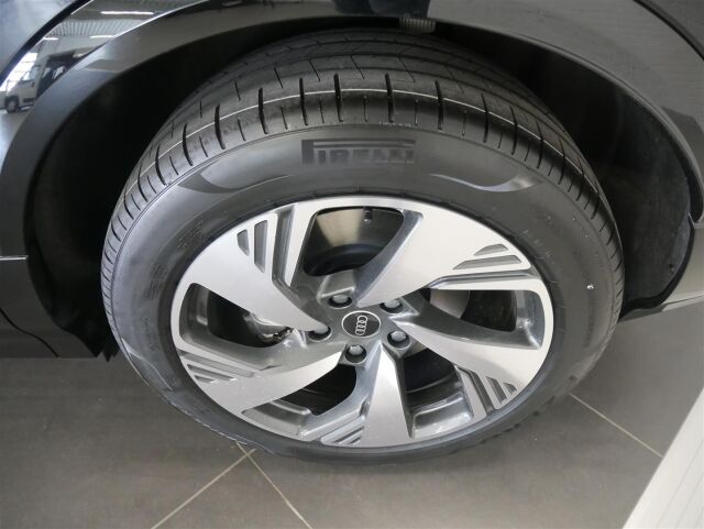 Audi Q6 e-tron 2026 quattro S line