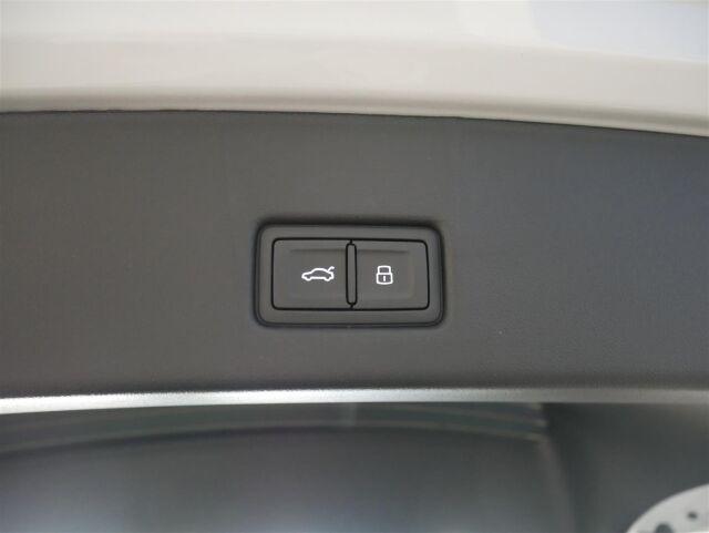 Audi Q4 e-tron 2026 Sportback e-tron quattro performance