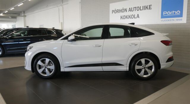 Audi Q4 e-tron 2026 Sportback e-tron quattro performance