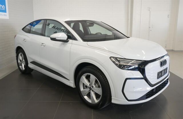 Audi Q4 e-tron 2026 Sportback e-tron quattro performance