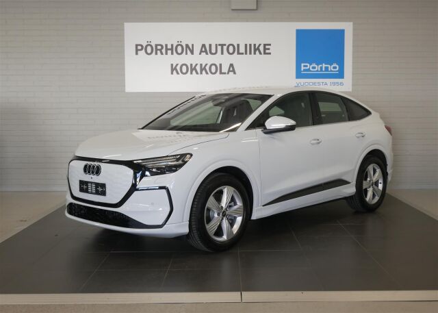 Audi Q4 e-tron 2026 Sportback e-tron quattro performance