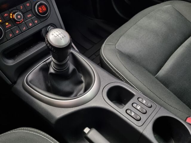 NISSAN Qashqai+2 2012 2,0L Acenta 2WD 6M/T Connect MY11