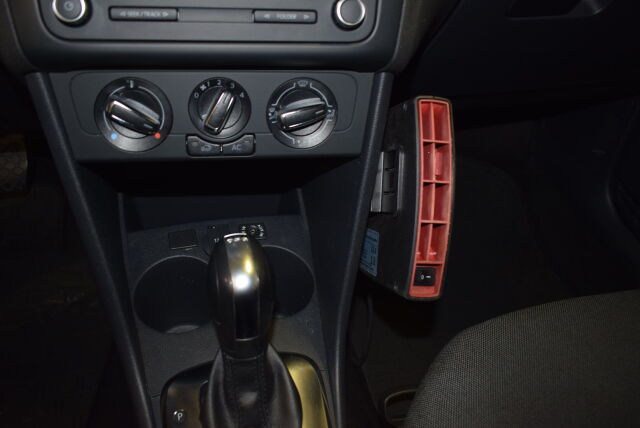 VOLKSWAGEN Polo 2012 Comfortline 1,6 TDI 66 kW (90 hv) DSG-automaatti 4-ovinen