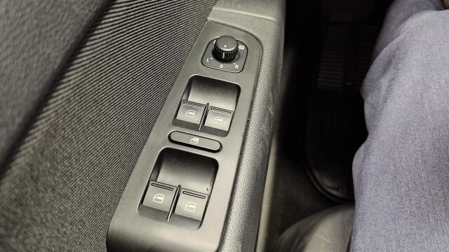 SKODA Superb 2014 Combi 2,0 TDI 140 Ambition Business DSG Autom.