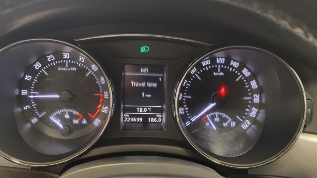 SKODA Superb 2014 Combi 2,0 TDI 140 Ambition Business DSG Autom.