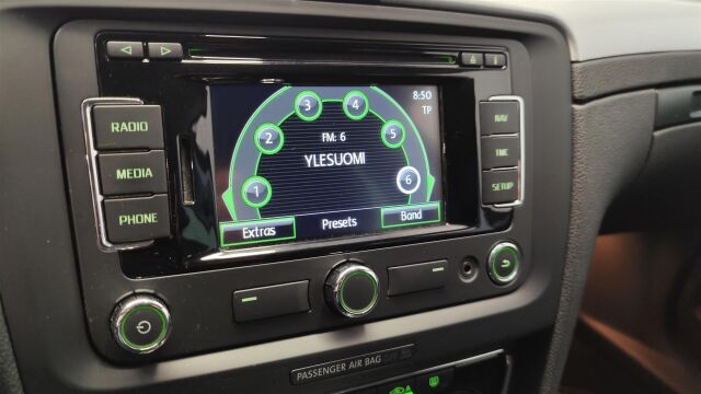 SKODA Superb 2014 Combi 2,0 TDI 140 Ambition Business DSG Autom.