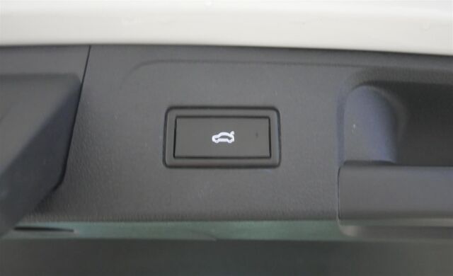 VOLKSWAGEN Passat 2015 Variant Highline 2,0 TDI Biturbo 176 kW (240 hv) 4MOTION DSG-automaatti