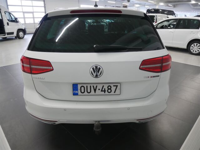 VOLKSWAGEN Passat 2015 Variant Highline 2,0 TDI Biturbo 176 kW (240 hv) 4MOTION DSG-automaatti