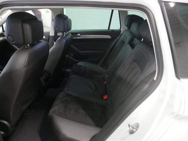 VOLKSWAGEN Passat 2015 Variant Highline 2,0 TDI Biturbo 176 kW (240 hv) 4MOTION DSG-automaatti