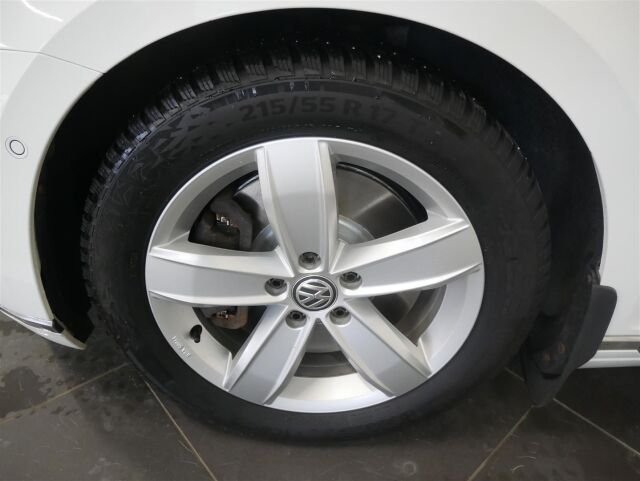 VOLKSWAGEN Passat 2015 Variant Highline 2,0 TDI Biturbo 176 kW (240 hv) 4MOTION DSG-automaatti
