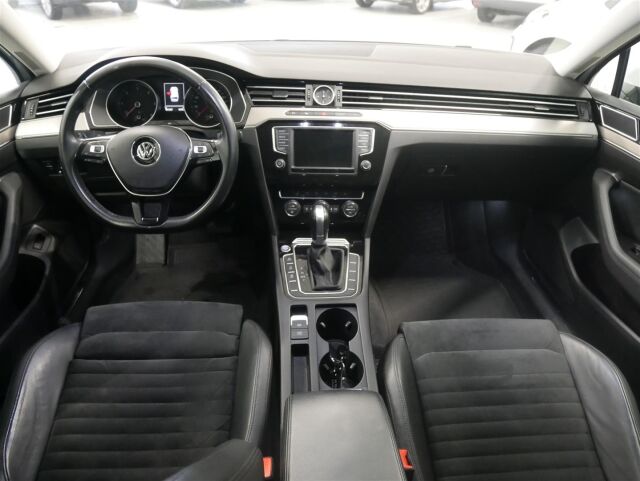 VOLKSWAGEN Passat 2015 Variant Highline 2,0 TDI Biturbo 176 kW (240 hv) 4MOTION DSG-automaatti