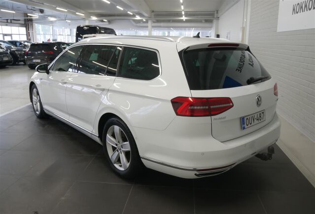 VOLKSWAGEN Passat 2015 Variant Highline 2,0 TDI Biturbo 176 kW (240 hv) 4MOTION DSG-automaatti