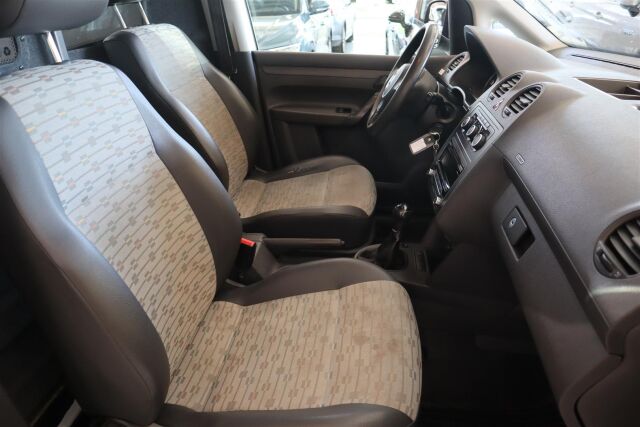 VOLKSWAGEN Caddy 2011 umpipakettiauto 1,6 TDI 75kW