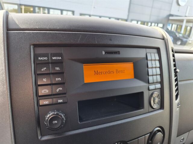 MERCEDES-BENZ Sprinter 2015 313CDI-3,55/37K keskipitkä A2 BE