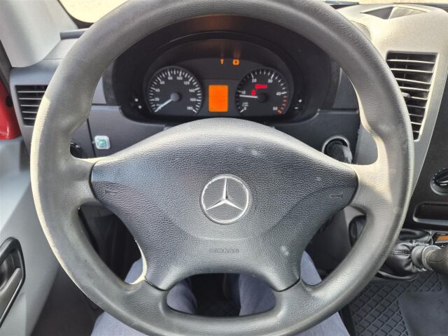 MERCEDES-BENZ Sprinter 2015 313CDI-3,55/37K keskipitkä A2 BE