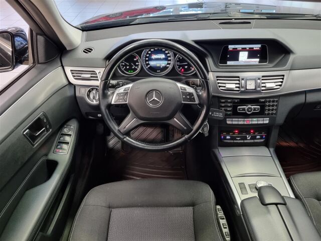 MERCEDES-BENZ E 2014 220 CDI BE T A Premium Business / Ortopedi / Navi /Koukku / M-Lämmitin