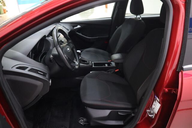 FORD Focus 2017 1,0 EcoBoost 125 hv Start/Stop M6 ST-Line 5-ovinen