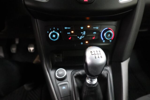 FORD Focus 2017 1,0 EcoBoost 125 hv Start/Stop M6 ST-Line 5-ovinen